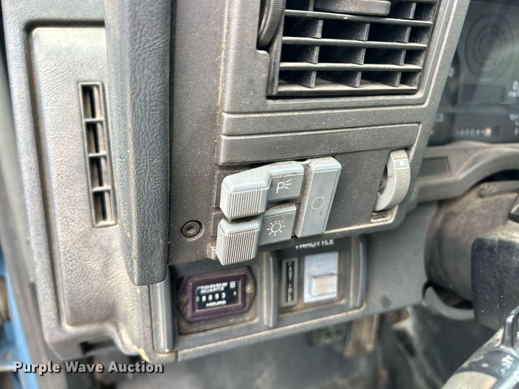 image for item EK8226 1997 Chevrolet C5500 utility / service truck