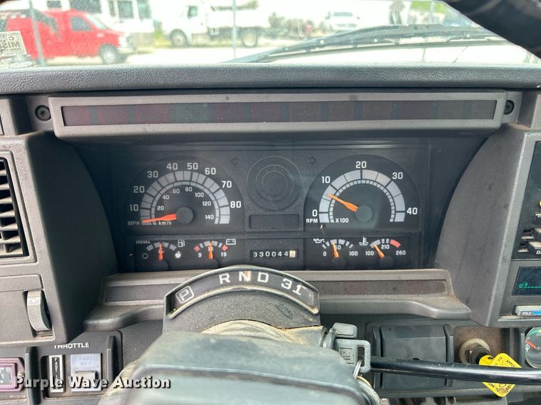 image for item EK8226 1997 Chevrolet C5500 utility / service truck