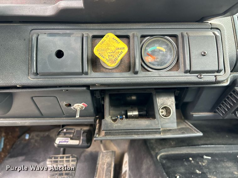 image for item EK8226 1997 Chevrolet C5500 utility / service truck