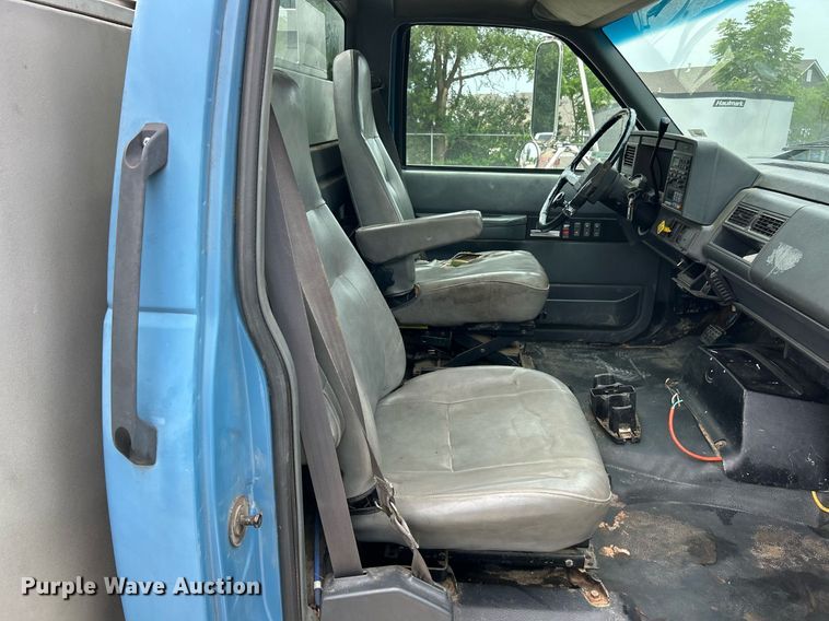 image for item EK8226 1997 Chevrolet C5500 utility / service truck