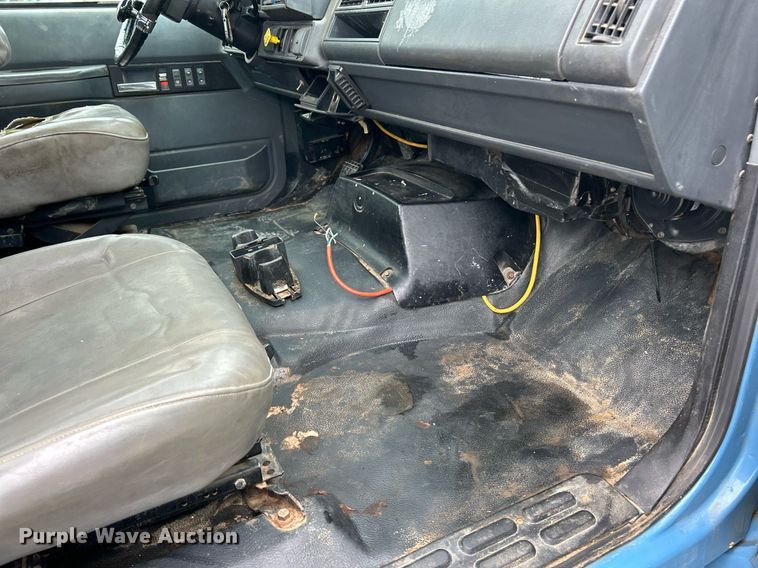 image for item EK8226 1997 Chevrolet C5500 utility / service truck