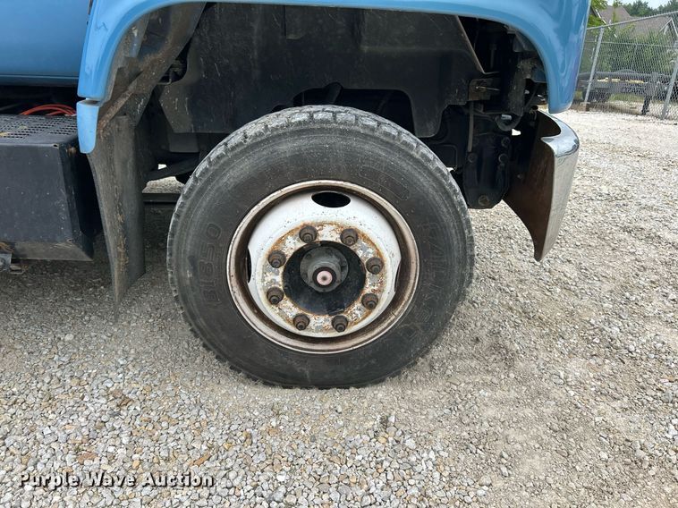 image for item EK8226 1997 Chevrolet C5500 utility / service truck