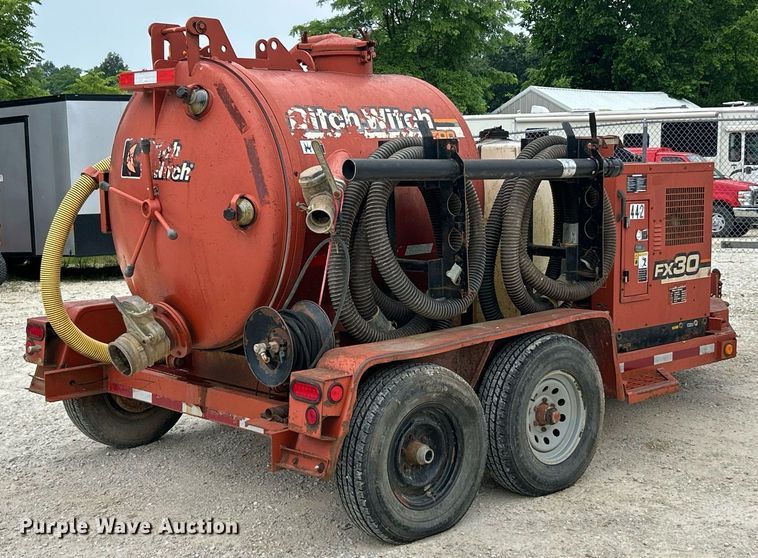 image for item EK8229 2005 Ditch Witch FX30 vacuum excavator