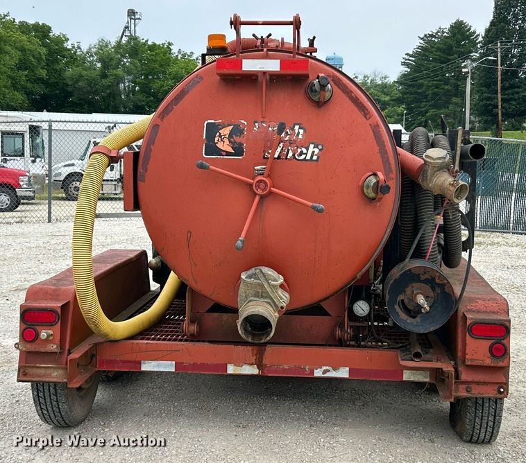 image for item EK8229 2005 Ditch Witch FX30 vacuum excavator