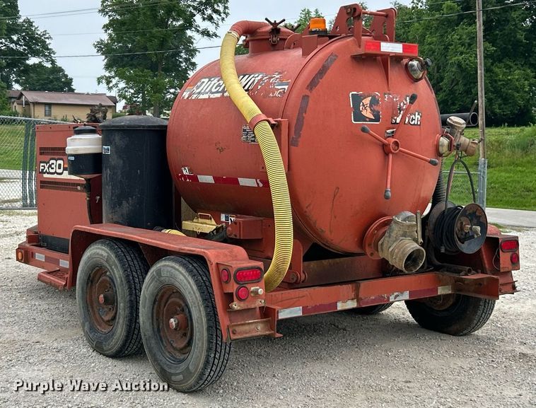 image for item EK8229 2005 Ditch Witch FX30 vacuum excavator
