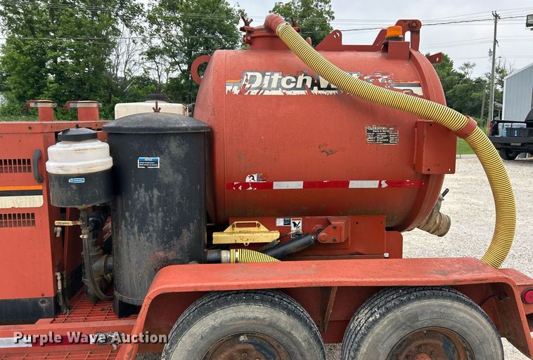 image for item EK8229 2005 Ditch Witch FX30 vacuum excavator