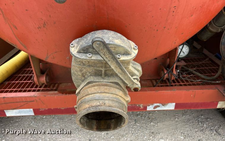 image for item EK8229 2005 Ditch Witch FX30 vacuum excavator