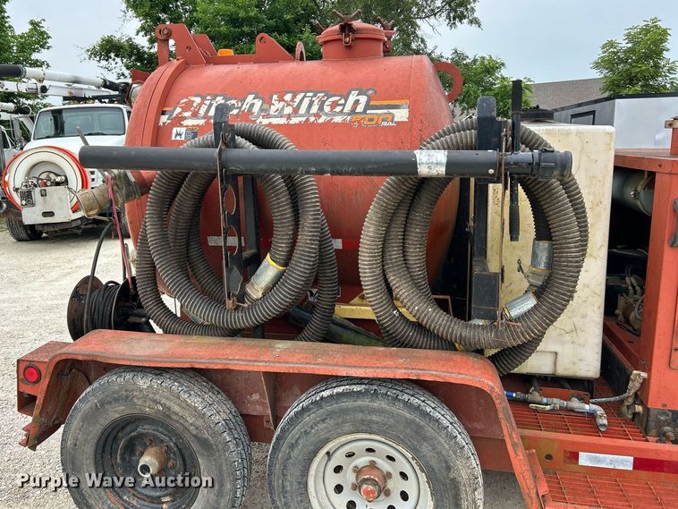 image for item EK8229 2005 Ditch Witch FX30 vacuum excavator