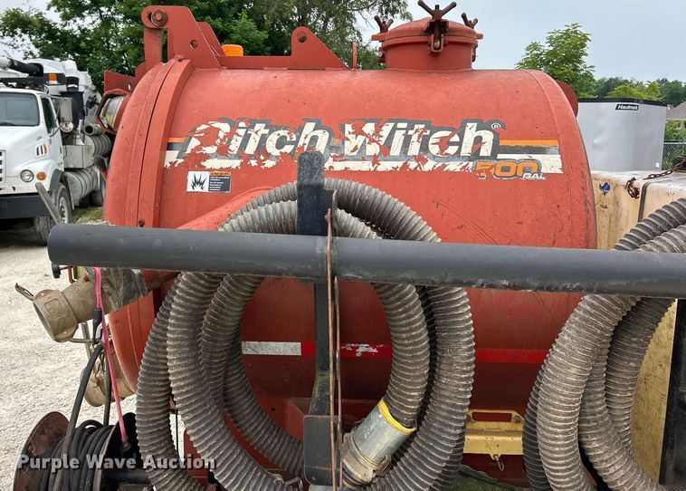 image for item EK8229 2005 Ditch Witch FX30 vacuum excavator