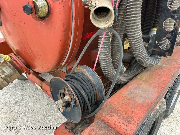 image for item EK8229 2005 Ditch Witch FX30 vacuum excavator