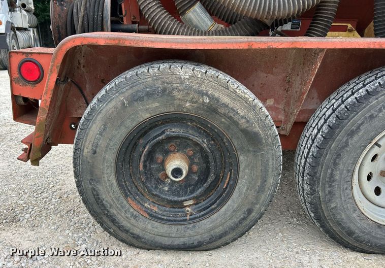 image for item EK8229 2005 Ditch Witch FX30 vacuum excavator