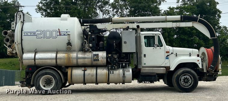 image for item EK8230 2002 International 2554 sewer jetter truck