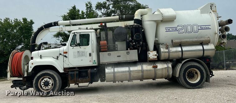 image for item EK8230 2002 International 2554 sewer jetter truck