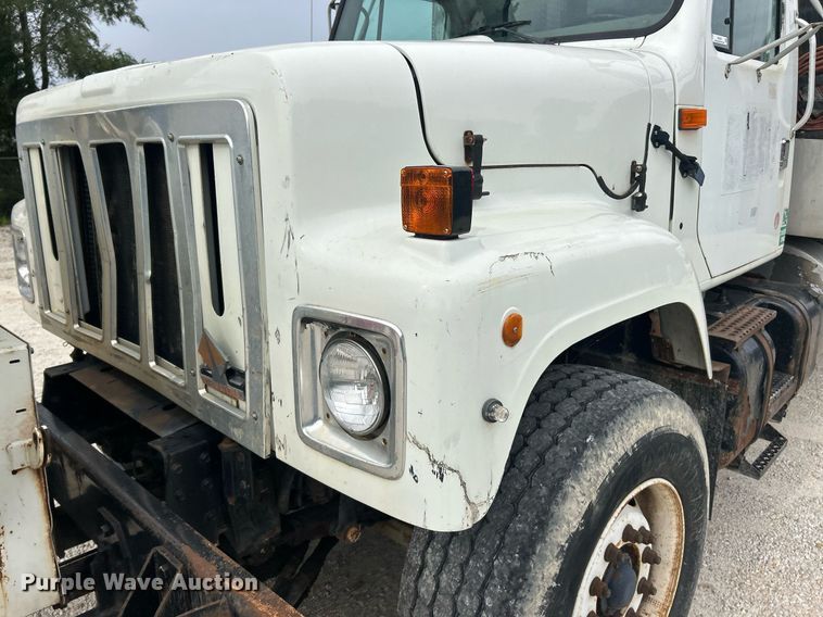 image for item EK8230 2002 International 2554 sewer jetter truck