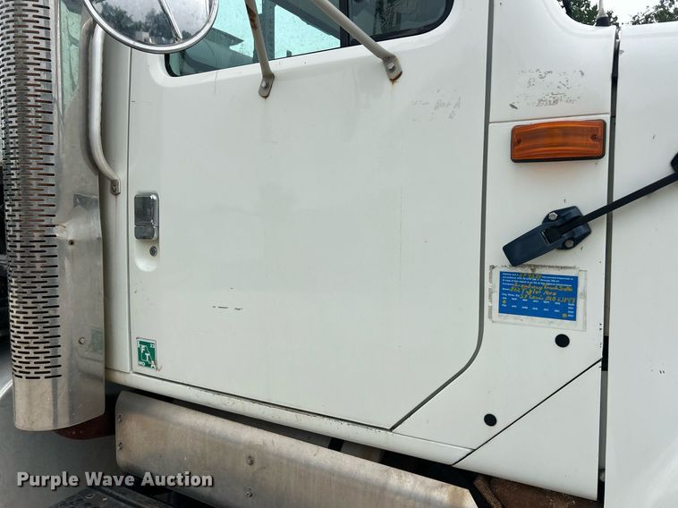 image for item EK8230 2002 International 2554 sewer jetter truck