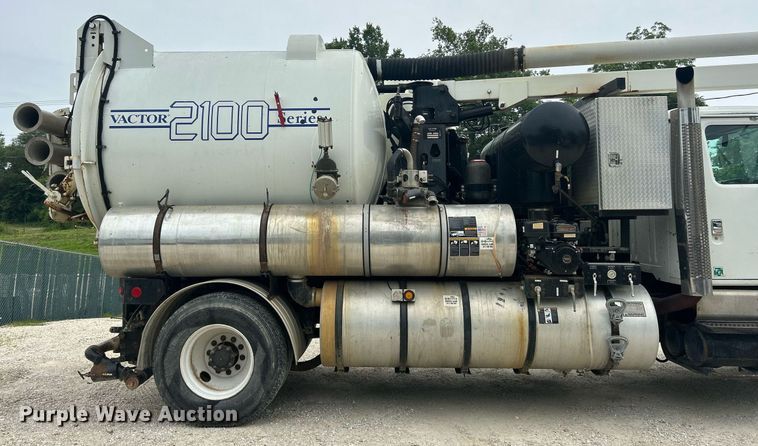 image for item EK8230 2002 International 2554 sewer jetter truck