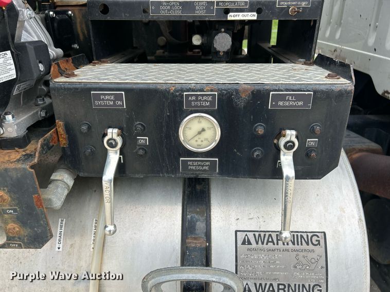 image for item EK8230 2002 International 2554 sewer jetter truck