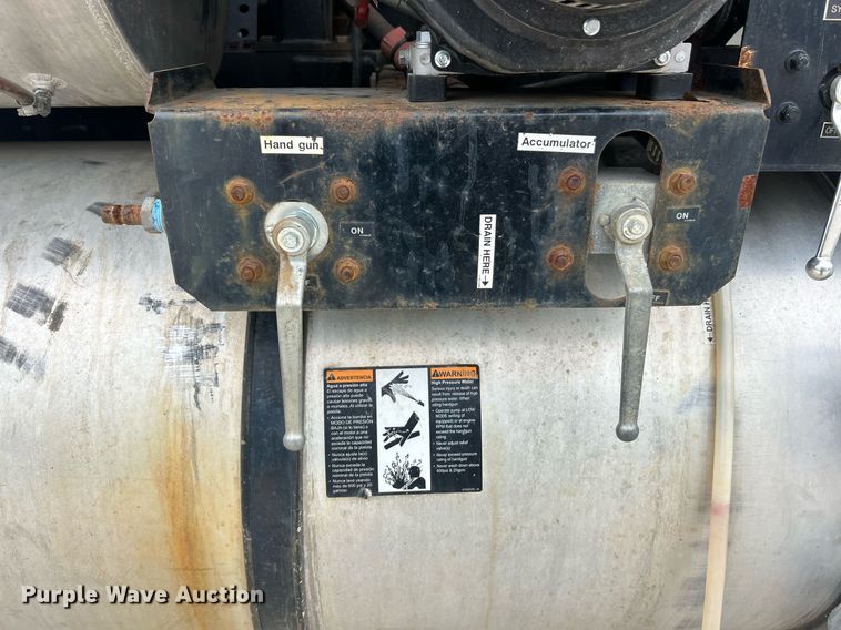 image for item EK8230 2002 International 2554 sewer jetter truck