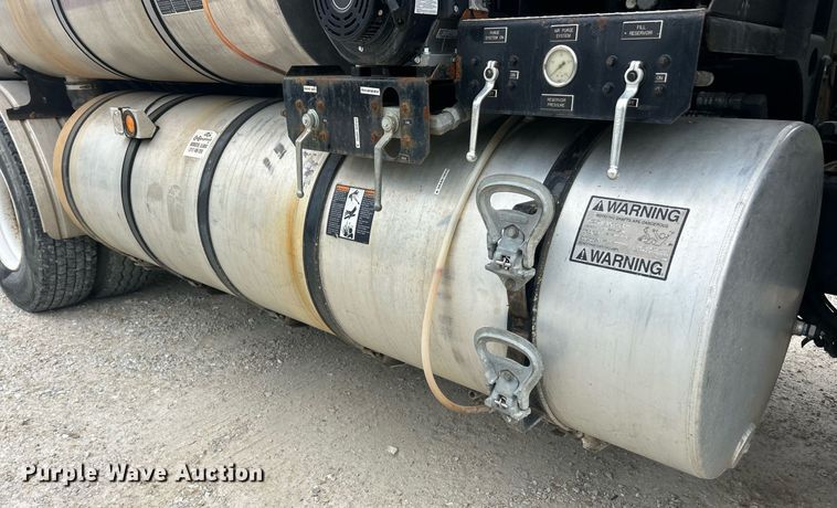 image for item EK8230 2002 International 2554 sewer jetter truck