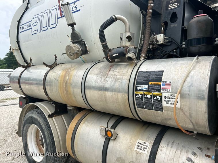 image for item EK8230 2002 International 2554 sewer jetter truck