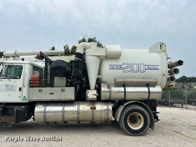 image for item EK8230 2002 International 2554 sewer jetter truck