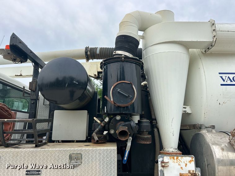 image for item EK8230 2002 International 2554 sewer jetter truck