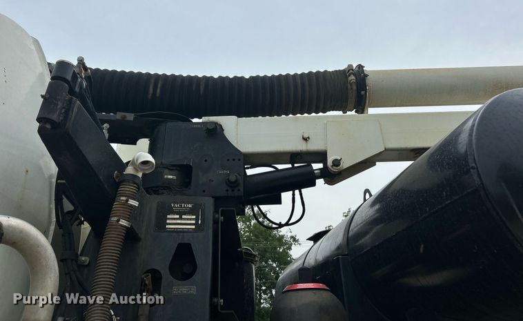 image for item EK8230 2002 International 2554 sewer jetter truck