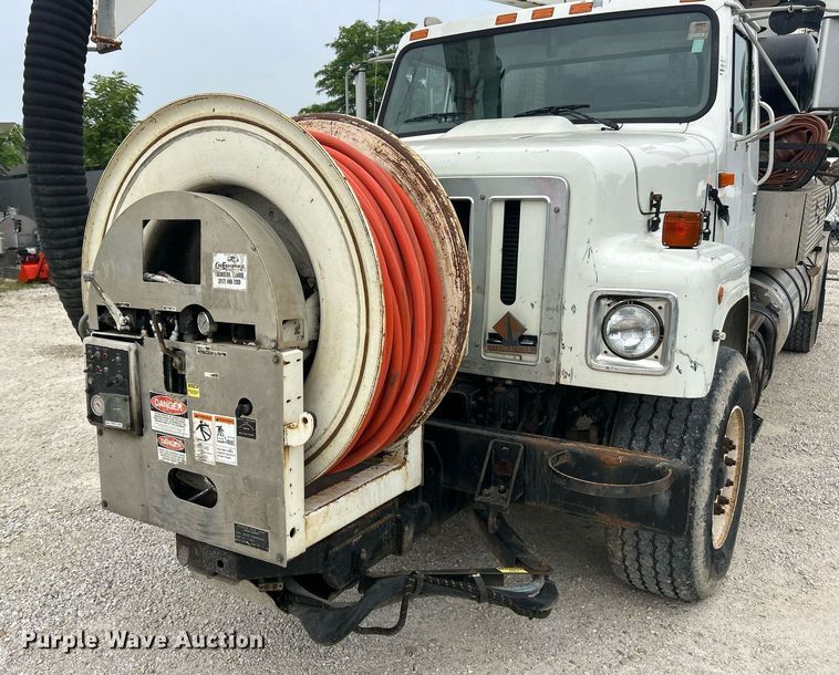 image for item EK8230 2002 International 2554 sewer jetter truck
