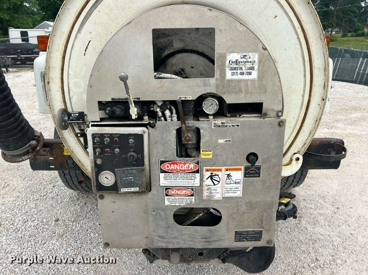 image for item EK8230 2002 International 2554 sewer jetter truck