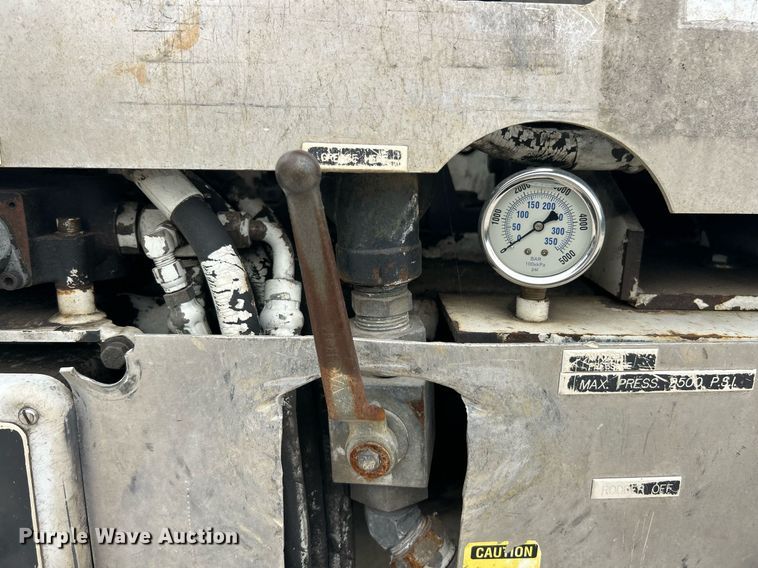 image for item EK8230 2002 International 2554 sewer jetter truck