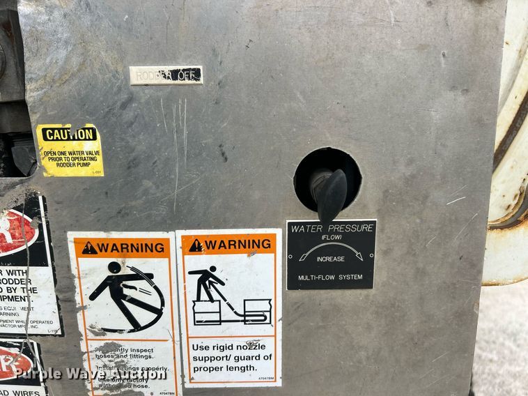 image for item EK8230 2002 International 2554 sewer jetter truck