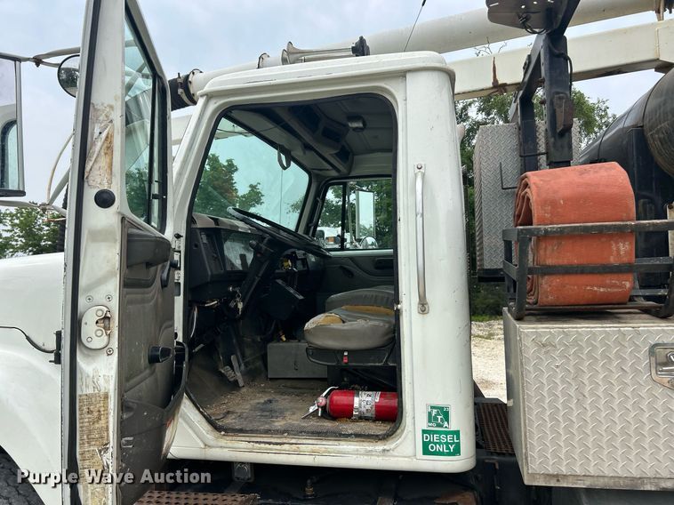 image for item EK8230 2002 International 2554 sewer jetter truck