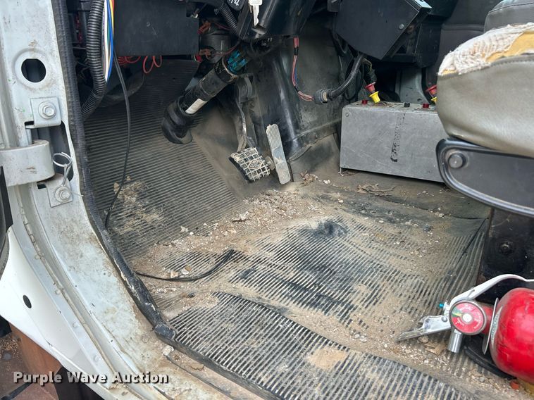 image for item EK8230 2002 International 2554 sewer jetter truck