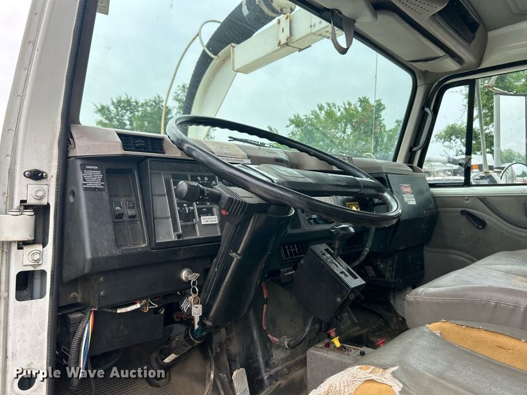 image for item EK8230 2002 International 2554 sewer jetter truck