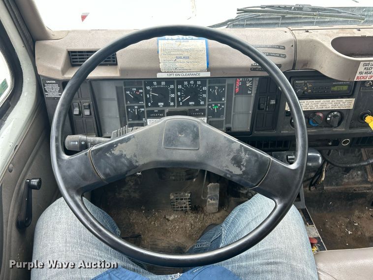 image for item EK8230 2002 International 2554 sewer jetter truck