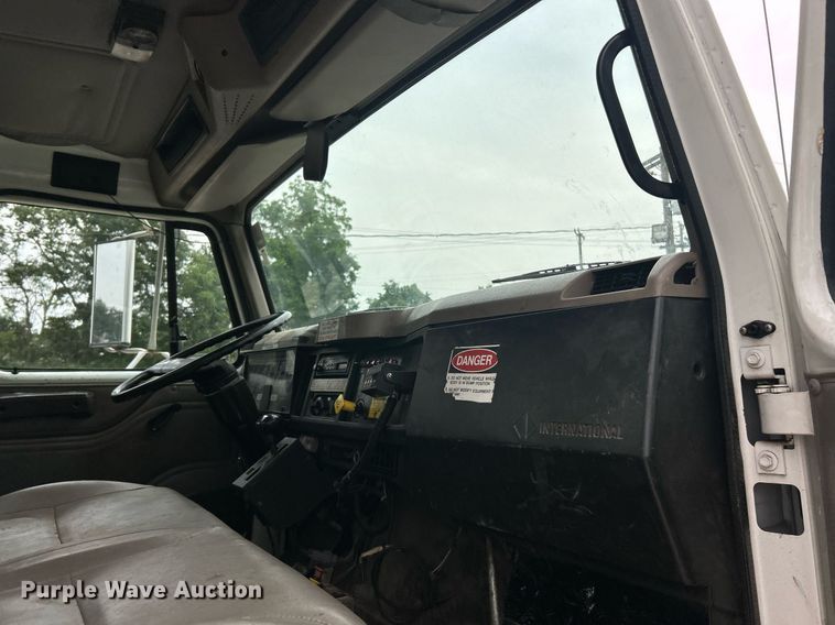 image for item EK8230 2002 International 2554 sewer jetter truck