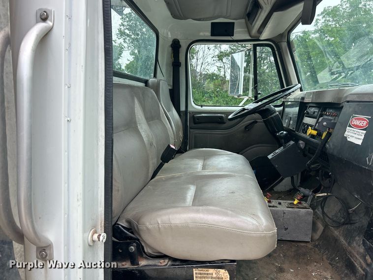 image for item EK8230 2002 International 2554 sewer jetter truck