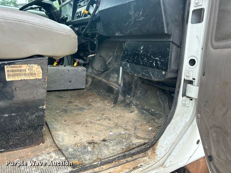 image for item EK8230 2002 International 2554 sewer jetter truck