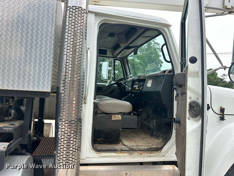 image for item EK8230 2002 International 2554 sewer jetter truck