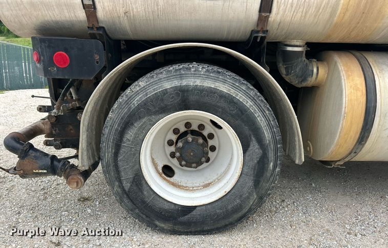 image for item EK8230 2002 International 2554 sewer jetter truck