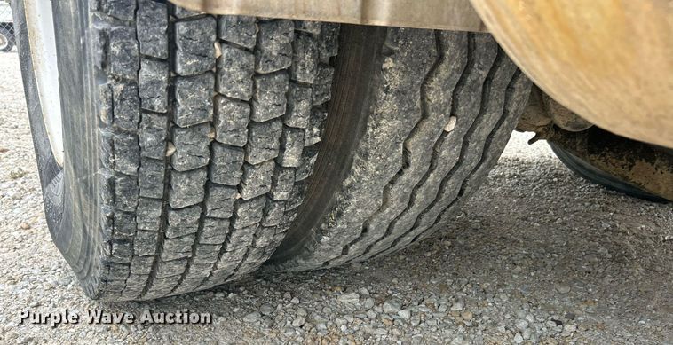 image for item EK8230 2002 International 2554 sewer jetter truck