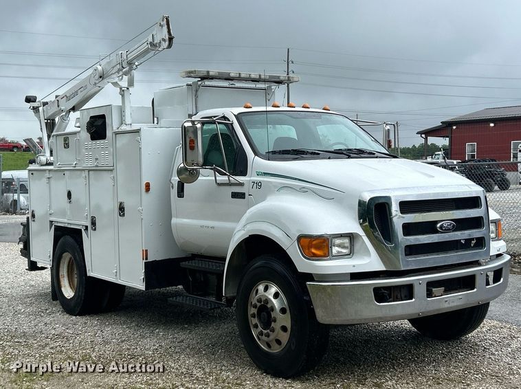 image for item EK8238 2010 Ford F750 Super Duty XL utility / service truck