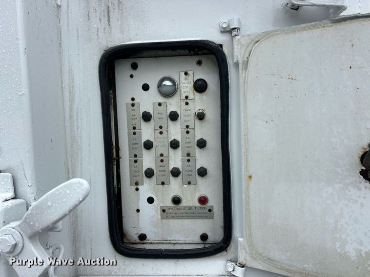 image for item EK8238 2010 Ford F750 Super Duty XL utility / service truck