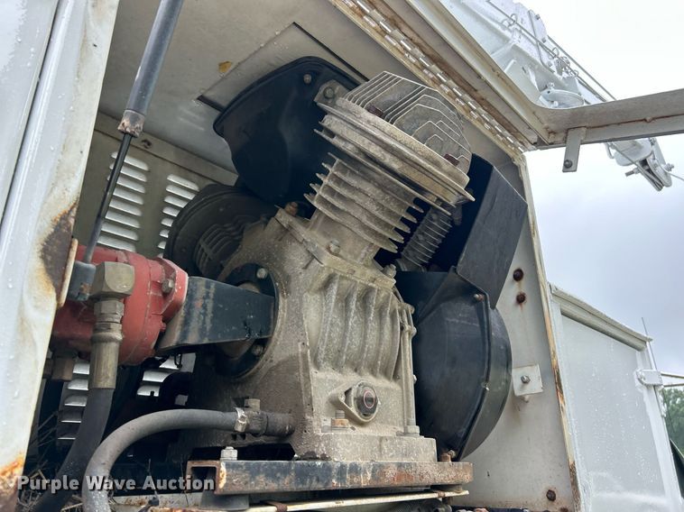 image for item EK8238 2010 Ford F750 Super Duty XL utility / service truck