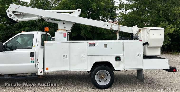 image for item EK8239 2009 Ford F550 Super Duty XL bucket truck