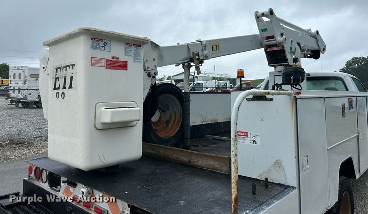 image for item EK8239 2009 Ford F550 Super Duty XL bucket truck