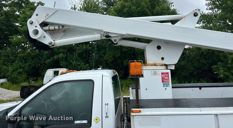 image for item EK8239 2009 Ford F550 Super Duty XL bucket truck