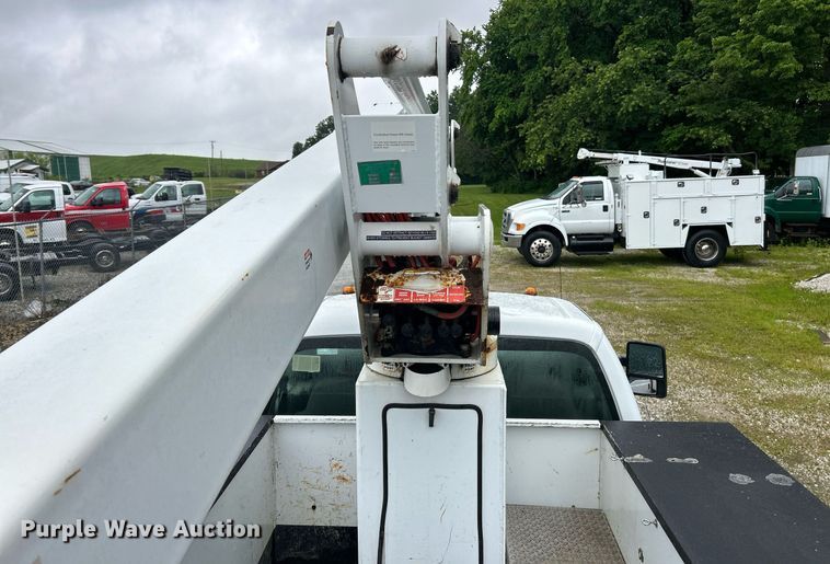 image for item EK8239 2009 Ford F550 Super Duty XL bucket truck