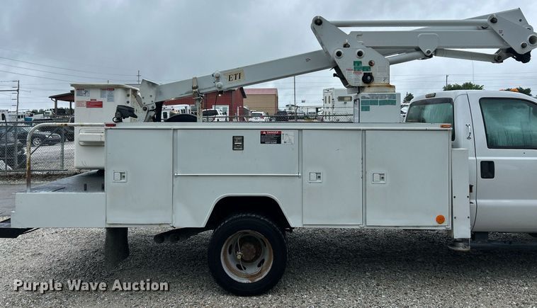 image for item EK8239 2009 Ford F550 Super Duty XL bucket truck