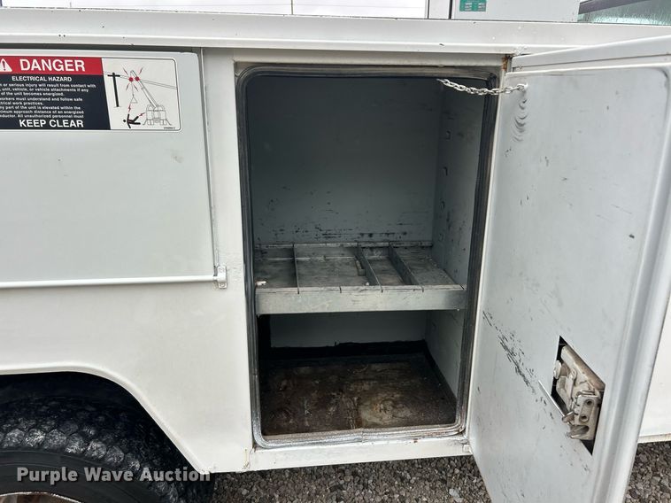 image for item EK8239 2009 Ford F550 Super Duty XL bucket truck